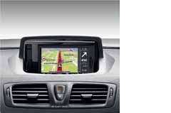 
														
														3, 4. navigaciJos Įranga
CARMINAT TOMTOM® LIVE

														

							Carminat TomTom® Live– tai nauja 
integruota RENAULT navigacijos sistema, 
kuria ypač paprasta naudotis. Ji turi 
daugybę praktiškų funkcijų, kurios yra 
valdomos per centrinį valdymo pultą.